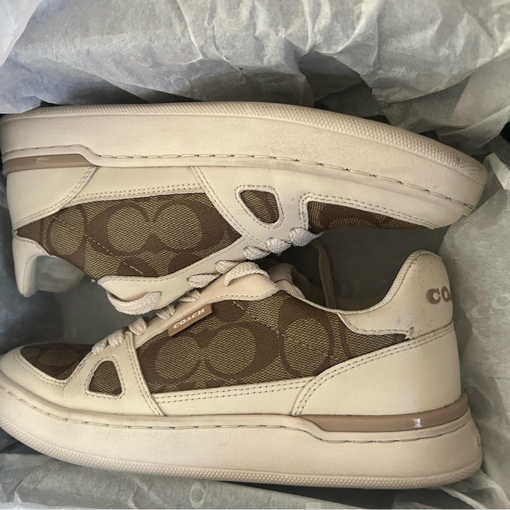 Coach Women’s Clip Court Low Top Sneaker In Signature Canvas